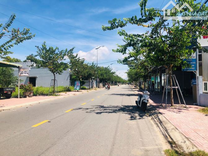 Bán 20x30m (595m2) có 200m2 thổ cư Mặt tiền Đường Nguyễn Du Cam Bình - Cách Coco Beach 5P