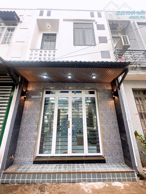 Nhà 1 Lầu Mặt Tiền Đường Kinh Doanh Tân Phước. Full Nội Thất. Sổ Hồng Riêng