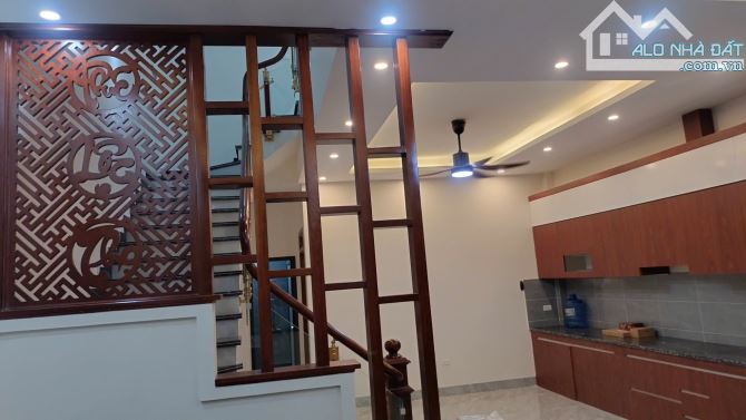 Bán nhà 3 tầng tại Định trung, Vĩnh yên, Vĩnh Phúc. DT 120m2 Hướng tây nam, Giá 4,3 tỷ