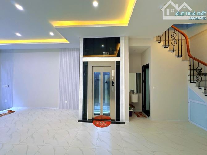 BÁN NHÀ PHÂN LÔ VƯƠNG THỪA VŨ – 45M² – 6 TẦNG – GARA Ô TÔ – THANG MÁY – 16.7 TỶ