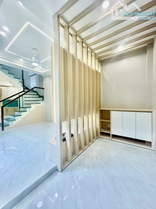 Cần bán căn nhà xây mới Dân lập - lê chân    Diện tích 43m xây đua văng 48m 4 tầng. 4ngủ,