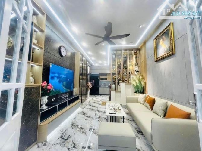 Nhà Phú Thượng - Lô Góc - Gần 40M - Gần Oto - Nhỉnh 7 Tỷ