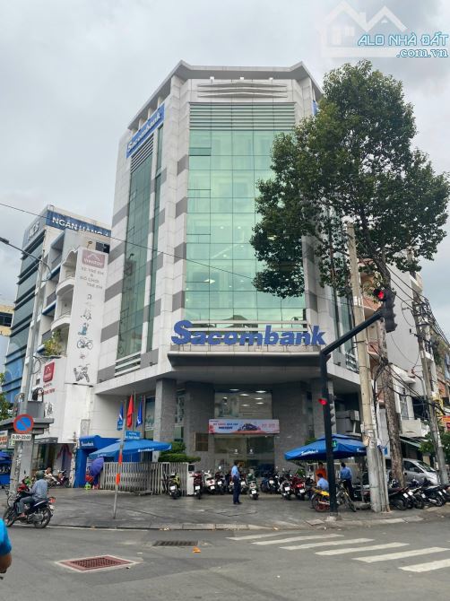 Tòa nhà góc 2MT Trần Hưng Đạo, Quận 1 - 8.5x18m - 6 tầng - HĐT 200 triệu - giá 60 tỷ