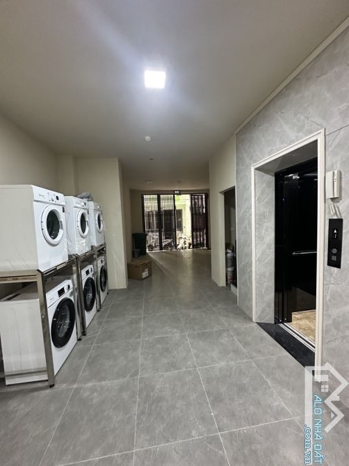 Bán CHDV Quận Ba Đình - LÔ GÓC, THANG MÁY - 61m2, 6 Tầng - 15 Phòng - 14,2 Tỷ