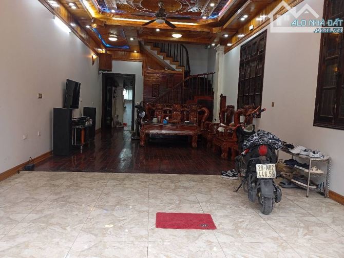 Nhà siêu đẹp, bán nhà Phú Thị Gia Lâm, 81m*3 tầng - ô tô tránh- 8.x tỷ.