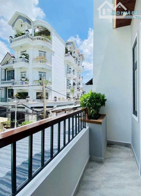 Nhà 2tầng cao cấp 60m2 hẻm ô tô thông Lê Đức Thọ giá 6,38 t