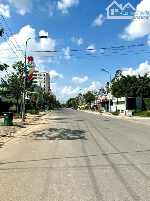 E cần chuyển nhượng lại khu đất như hình quý khách hàng có nhu cầu liên hệ e thành