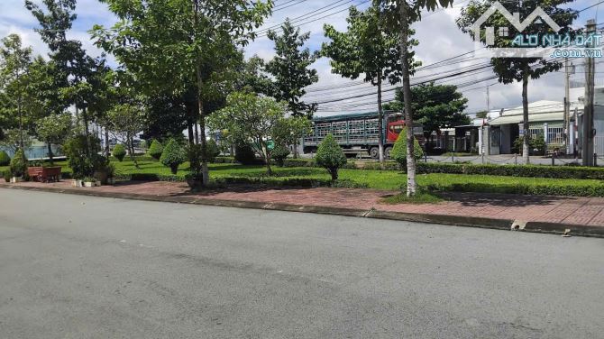 E cần chuyển nhượng lại khu đất như hình quý khách hàng có nhu cầu liên hệ e thành
