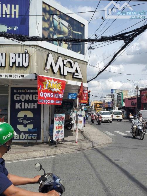 Bà Điểm (HM) bán lô đất 8x30 MT đường Thái Thị Giữ gần ngã tư Bà ĐIểm giá 15,5tỷ