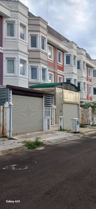 Nhà Lộc Tiến Bảo Lộc 3 lầu, kinh doanh dc.