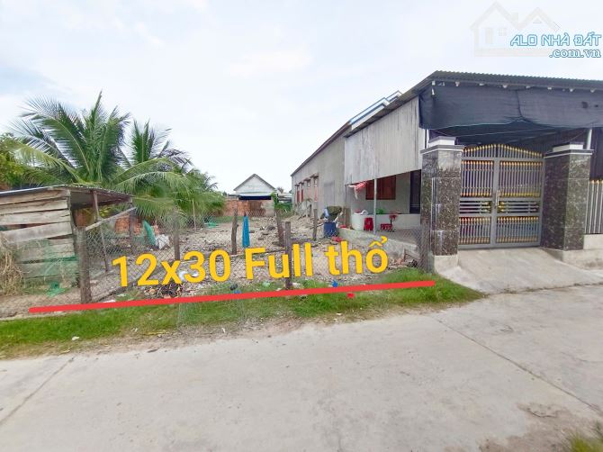 Đất rộng có thể xây nhà trọ 373m2 Full Thổ giá rẻ