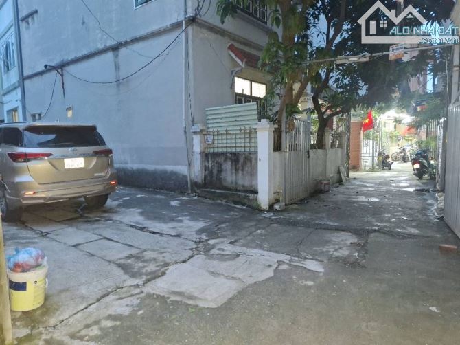 LONG BIÊN - CHÂN CẦU THANH TRÌ. - Ô TÔ NGỦ TRONG ĐẤT - 20 M RA Ô TÔ TRÁNH
