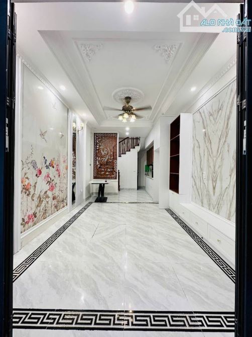 🏠 PHỐ TRẠM – HÀNG HIẾM DT 45m² × 4 Tầng – Full Nội Thất 💰 Giá: 8,09 T.ỷ – Ô tô đỗ cổng