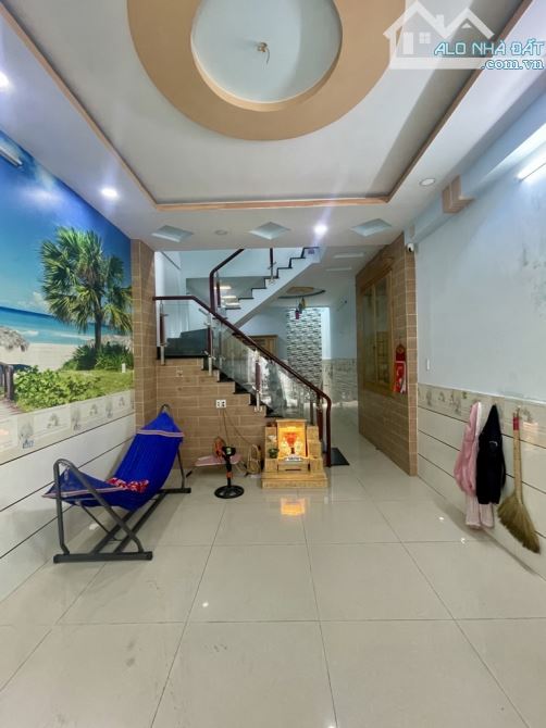 Ngay ngã tư Bốn Xã, 55m2, 2 tầng, hẻm 4m, chỉ 5.4 tỷ TL