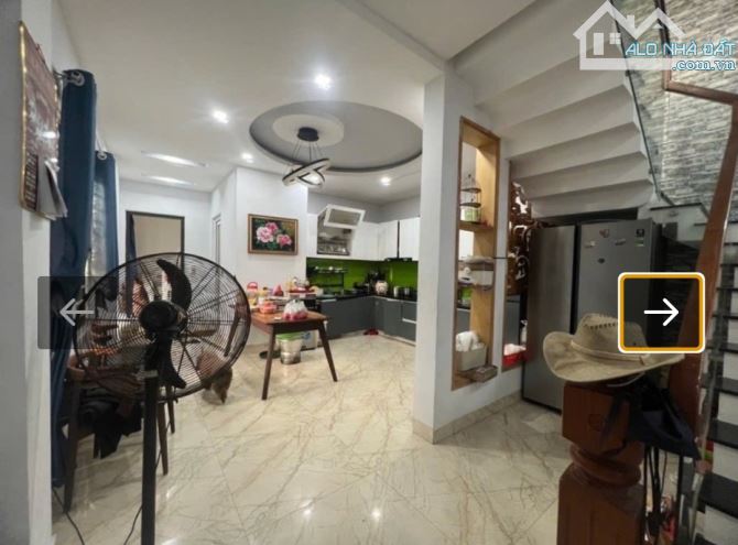 🔥 BÁN ĐẤT TẶNG NHÀ 2 TẦNG -GẦN 300M2 ĐẤT 🎆MẶT TIỀN 10M ĐỐI DIỆN CHỢ, SIÊU KINH DOANH.
