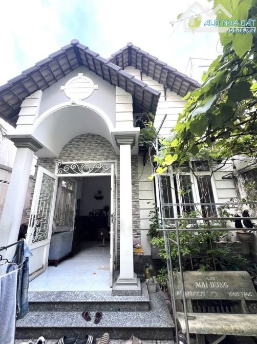 Biệt thự sân vườn ngay TRUNG CHÁNH, Hóc Môn - Diện tích 127m2 (7.2 x 21), hẻm nhựa 4m.