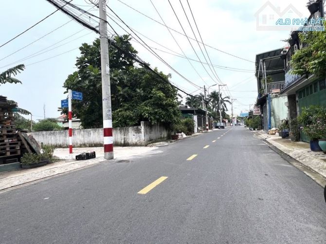 Nhà 2 Tầng hẻm 5m 1/ TÂN HIỆP 17, Hóc Môn - Diện tích 257m2 (10 x 33), nhà đẹp vào ở ngay.