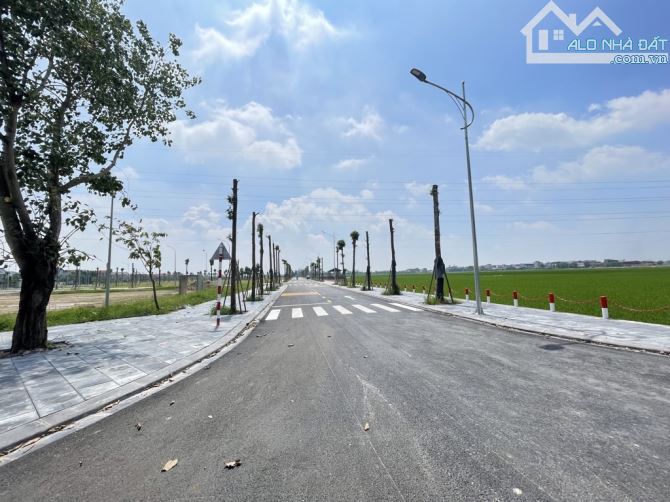 49m xuân nộn đường ô tô tránh chỉ nhỉnh 3 tỉ ko lỗi phong thuỷ hay QH