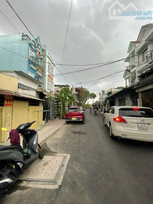 DÃY TRỌ 2 MẶT TIỀN 80 M2 – CHỈ 6,9 TỶ - NGAY TÔ KÝ QUẬN 12– SỔ VUÔNG – THU NHẬP 14TR/THÁNG