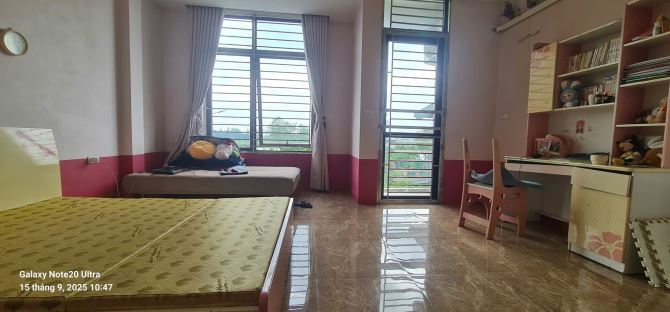 Bán gấp nhà dân xây TDC Quỳnh đô ,ô tô tránh ,phân lô ,2 mặt ngõ view hồ giá 18.7 tỷ