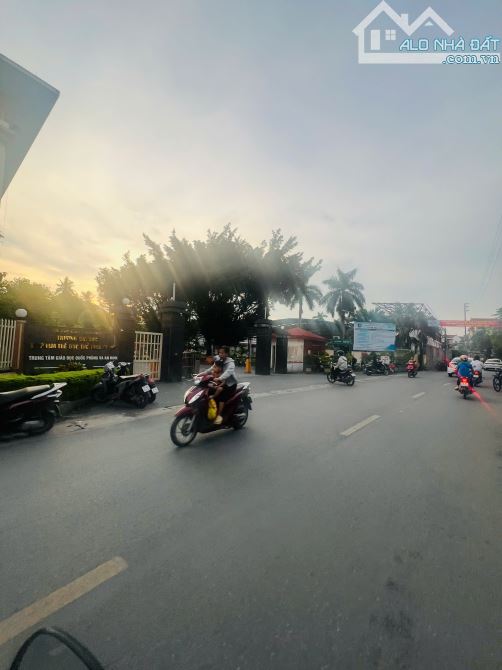 Siêu hiếm đất phường Chương Mỹ 90m2 đường thông ô tô 4.1 tỷ gần trường TDTT Hà Nội