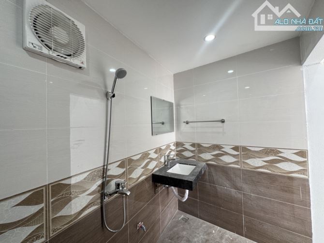 NHÀ PHỐ KHƯƠNG ĐÌNH-NGÕ Ô TÔ-GẦN PHỐ-KINH DOANH-75M2-2 TẦNG-16TỶ
