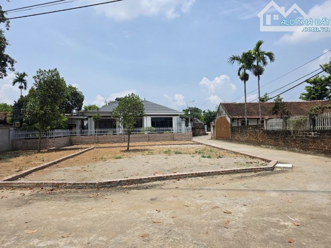 Chính chủ bán lô góc 138m2 đường hai ô tô tránh nhau giá nhỉnh hai tỷ