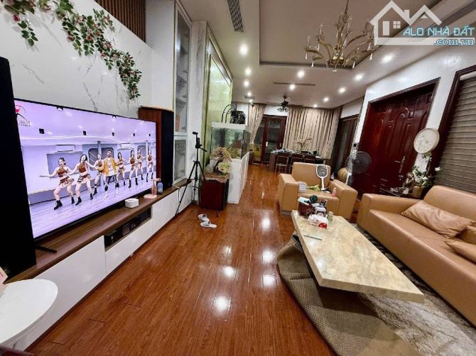 Bán Biệt Thự KĐT Sài Đồng DT 160m, MT 10m giá 45 tỷ có thương lượng