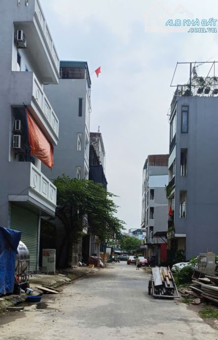 Đất Đẹp Cụm CN Lai Xá 65.4m2-MT4.5, Vỉa hè KD, ô tô tránh, giá 10.9 tỷ
