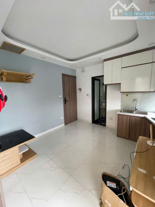 Bán nhà Trần Quang Diệu, Đống Đa, 46m2*7T, MT 4.3m, lô góc, 2 mặt ngõ, ô tô tránh, thang m