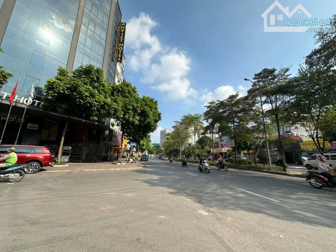 Bán nhà Trần Bình-Nguyễn Hoàng, phân lô ôtô tránh, 70m2 mặt tiền gần 5m giá 18,5 tỉ có TL
