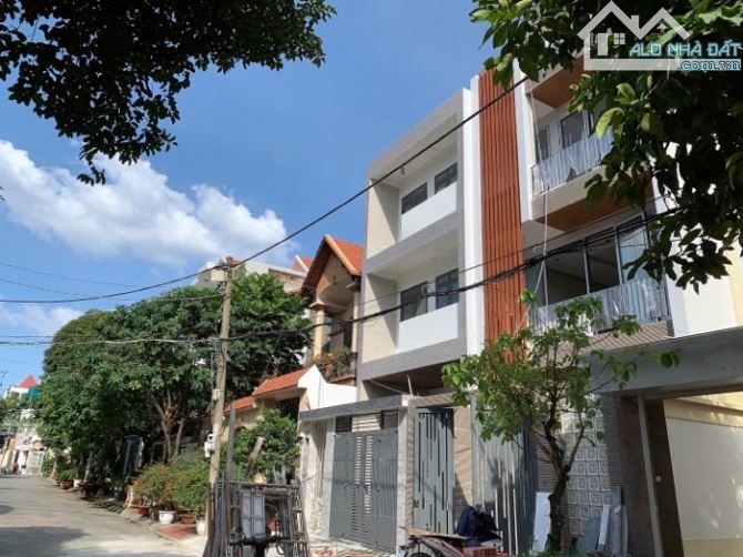 NHÀ BÁN: 3 TẦNG, 72M2, KHU PHÂN LÔ HOÀNG DIỆU 2, CÓ CÔNG VIÊN NỘI BỘ_ GIÁ 11 TỶ