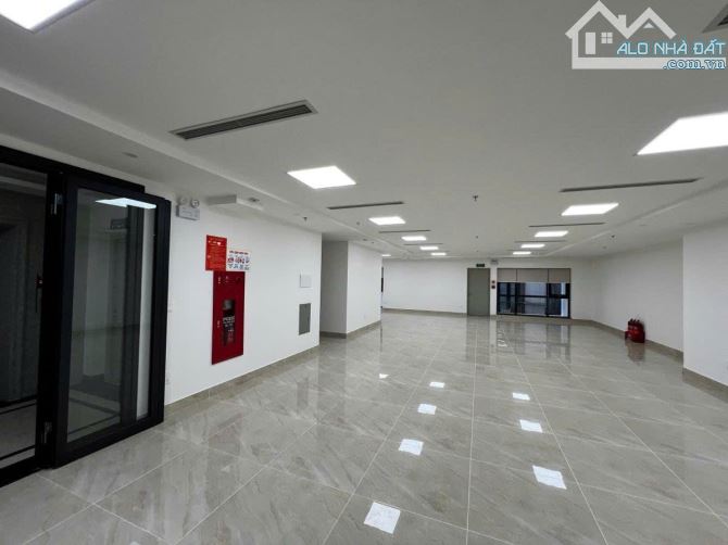 Văn phòng mặt phố Ô Đồng Lầm, Đống Đa, 415m2*10T, MT 14.5m, thông sàn, thang máy, DT đỉnh