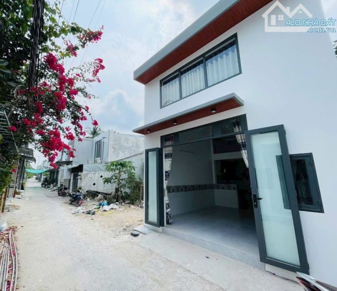 NHÀ TRỆT LỬNG ĐỐI DIỆN ĐƯỜNG NGUYỄN THỊ TẠO (BÌNH TRUNG) PHƯỜNG LONG TUYỀN TP.CẦN THƠ