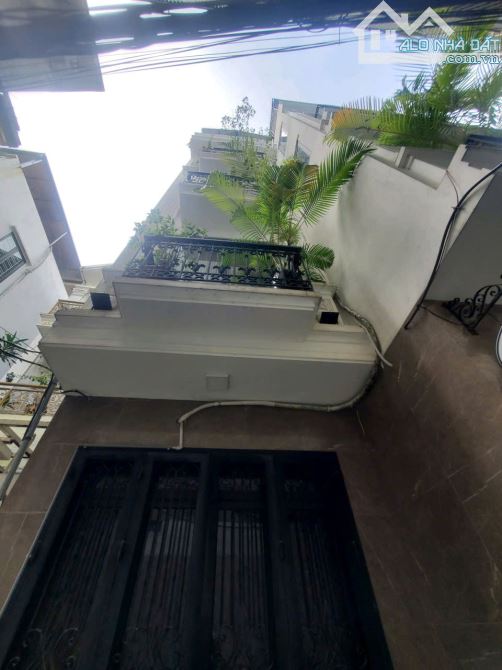 Bán nhà Ngọc Lâm,Long Biên 5 tầng,35m oto đỗ gần nhỉnh 7 tỷ