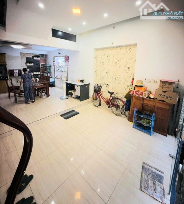 Bán nhà tại Đình Đông, Hàng Kênh, Lê Chân. 43m²dn, 4 tầng, giá 3,35 tỷ.