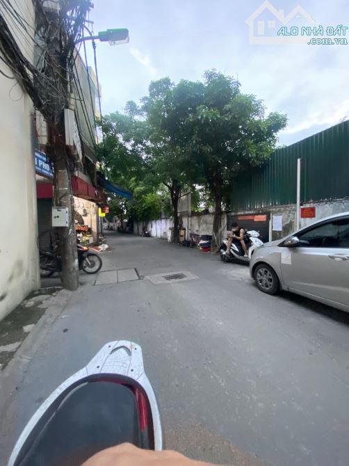 8 TỶ VŨ TÔNG PHAN Ô TÔ TRÁNH MẶT NGÕ KINH DOANH