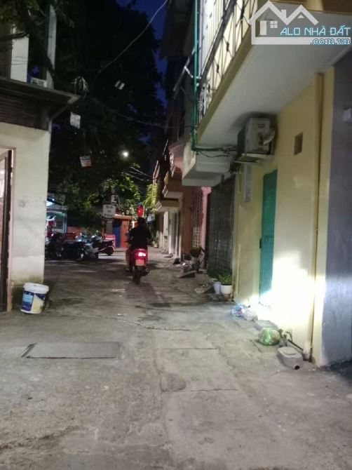 Bán nhà Tập thể Sài Đồng - ô tô cách nhà 20m - 70m - 2.8 tỷ