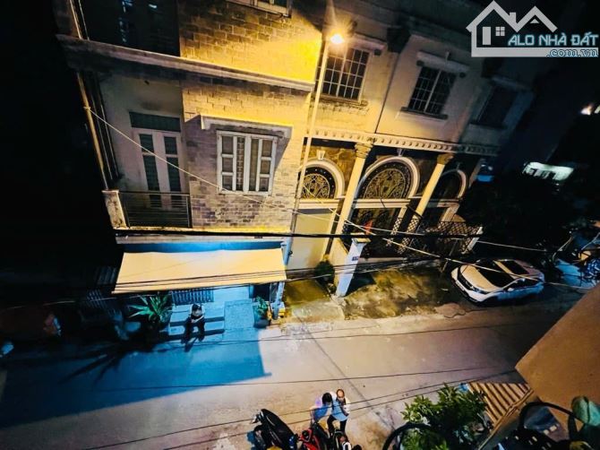 HẺM XE TẢI ĐẬU CỬA - 3 PHÒNG NGỦ - TẶNG TOÀN BỘ NỘI THẤT - 4 TẦNG - AN NINH - CHỈ NHỈNH 6T