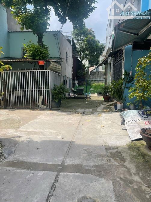 Về quê cần bán gấp nhà HXH Lê Văn Quới ngang 8x12, 3 tầng giá chỉ 9 tỷ - 10
