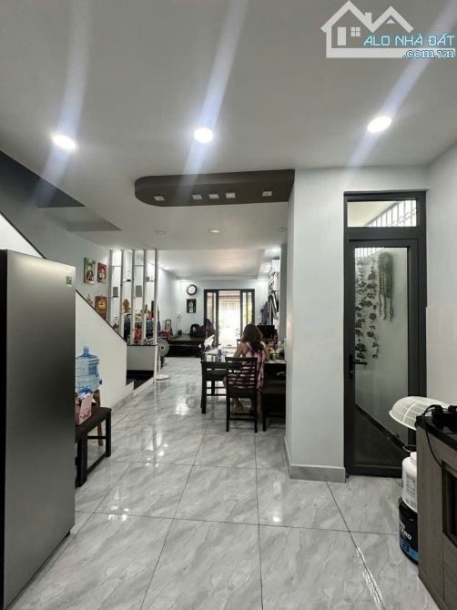 Nhà 2 tầng mặt tiền đường 17 Quận 7. KDBB tốt. 5*21 hơn 12 tỷ. - 10