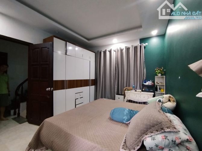 Bán nhà Võ Chí Công Cầu Giấy ngõ nông nhà đẹp trung tâm 3 quận dt 53m 5t mt 8,6m - 10