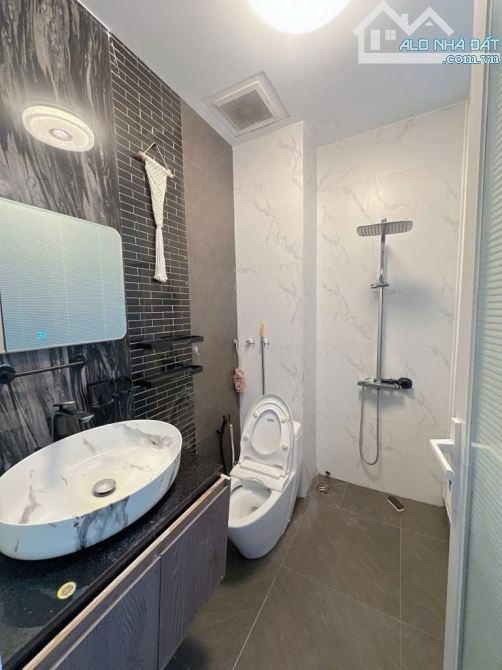 Bán nhà ngay Độc Lập, Tân Phú, xe tải vi vu, 4 tầng, DT: 4x15, giá chỉ 9,x tỷ - 10