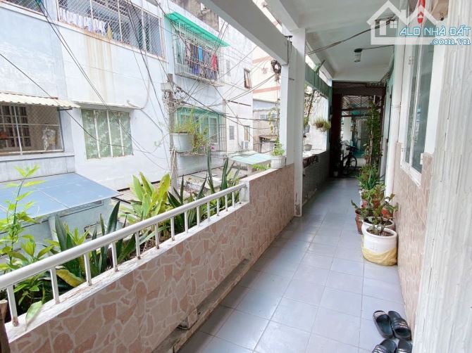 Căn hộ CC Nguyễn Văn Lượng, P.11, Gò Vấp, 4x17m, 2PN, gần Lotte, emart. Giá 2.9 tỷ TL (SHR - 10