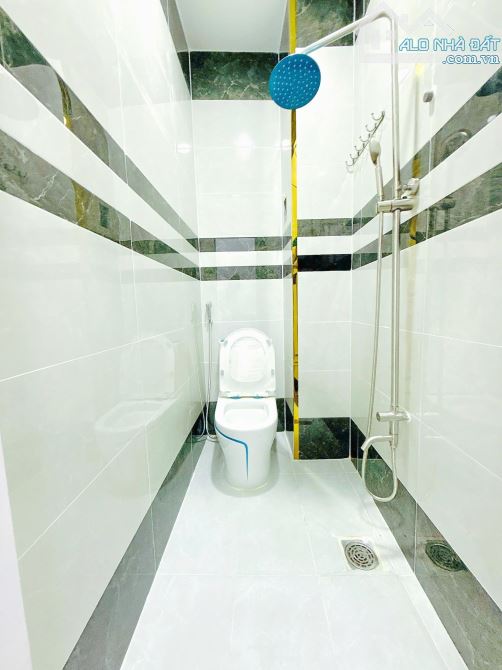 Bán nhà mới 2 lầu gần mặt tiền đường Cao Xuân Dục P.12 Quận 8 - 10