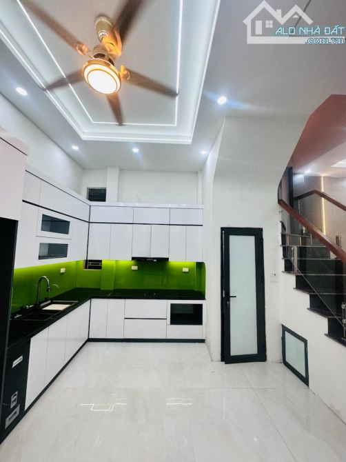 VĨNH PHÚC – 45M² – 5 TẦNG – NGÕ THÔNG – GẦN PHỐ – THOÁNG TRƯỚC SAU – 10.6 TỶ - 11