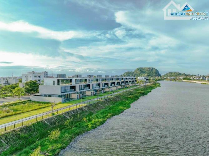 BIỆT THỰ MẶT SÔNG 4* TÔN VINH ĐẲNG CẤP CHỦ NHÂN SỞ HỮU - 2 MẶT TIỀN ĐẸP NHẤT KHU - 11