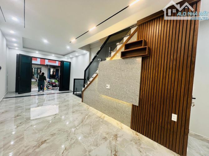 Bán nhà 3 tầng x 51,5m2 hoàn thiện mới tinh Quỳnh Cư, Hùng Vương, Hồng Bàng 2,45 tỷ - 1
