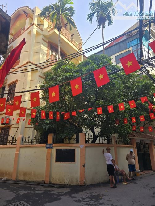 NHỈNH 38 TỶ, BIỆT THỰ SÂN VƯỜN, LÔ GÓC, XUÂN THỦY, CẦU GIẤY, DT 154M, 4 TẦNG, MT 18M - 1