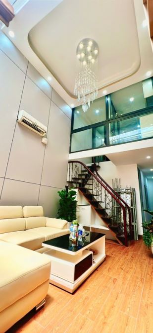 Tầng 2 3 , Nhà mặt phố Trần Nhật Duật , 3 ngủ 2 vs , Đẹp ở ngay hoặc cho Tây thuê - 1